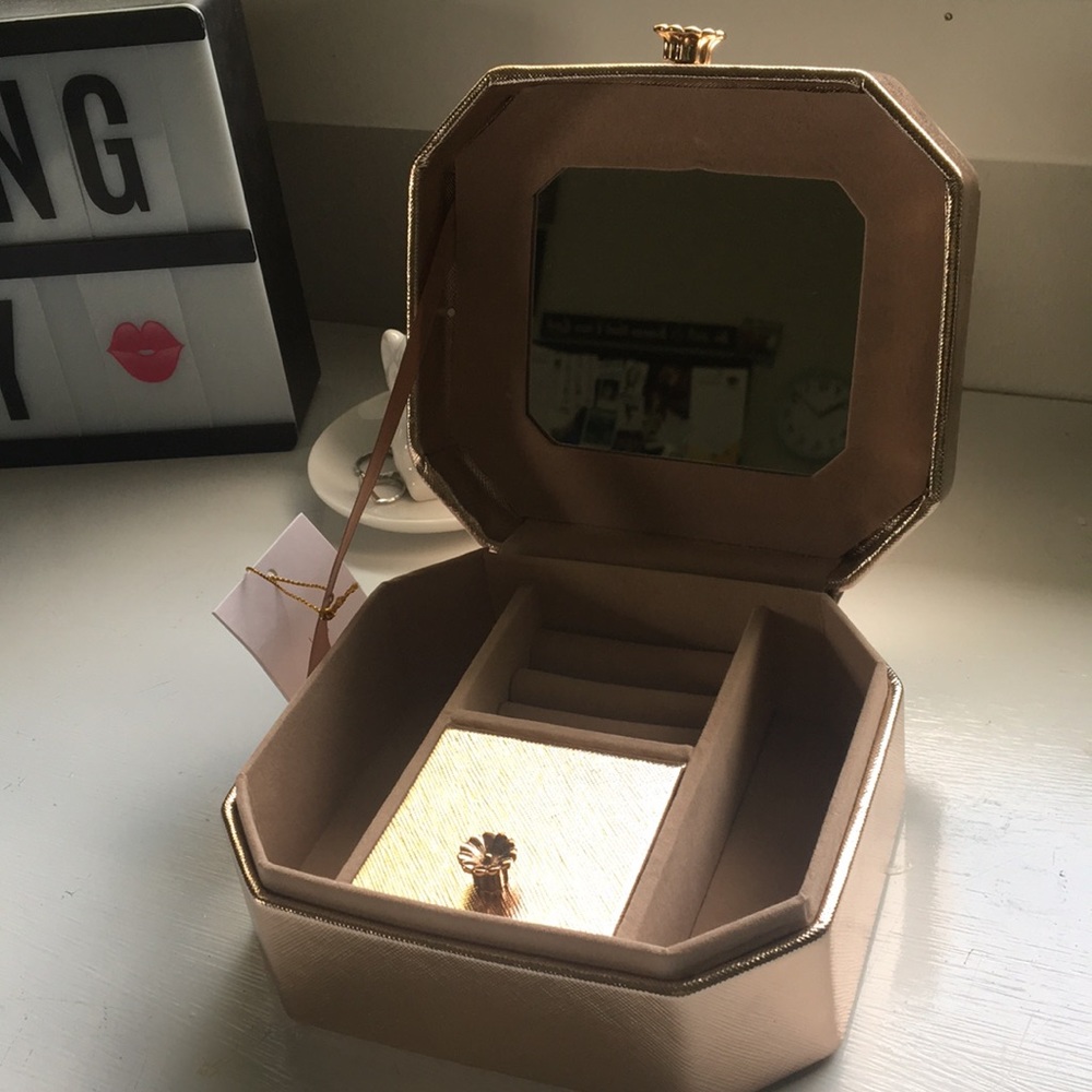 NEW LAUREN CONRAD jewelry box